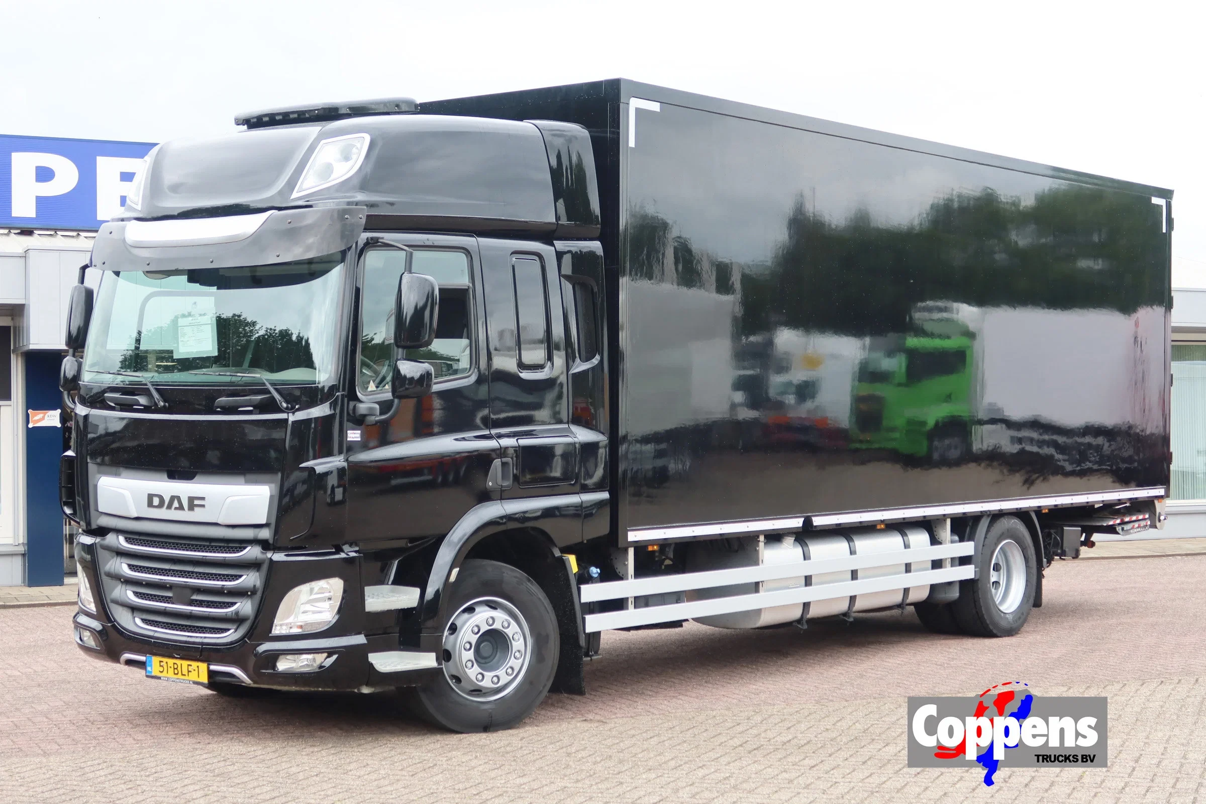 DAF CF 410 2018 - Bak +Dhollandia 2000 kg klep. Black Edition afbeelding 1