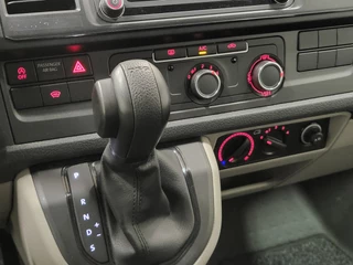 Volkswagen Transporter 2017 - Kombi 2.0TDI L2/H2 8-Personenbus Automaat Euro 6! image 13