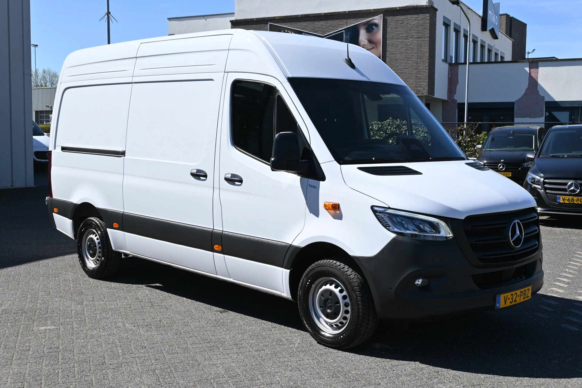 Mercedes-Benz Sprinter 2024 - 317 CDI L2H2 Pro obrázek 9