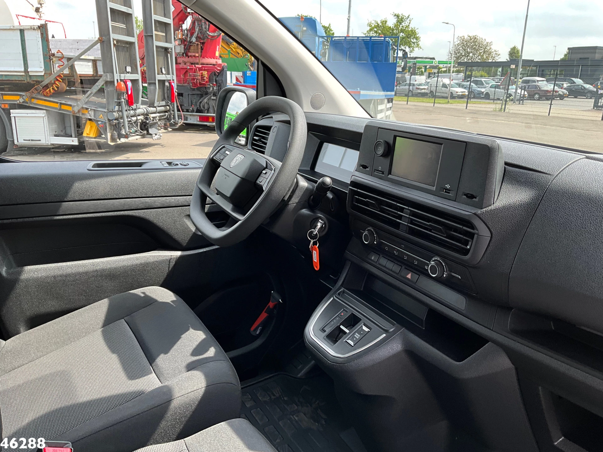 Peugeot e-Expert 2026 - 100% elektrisch kippende zijlader изображение 14