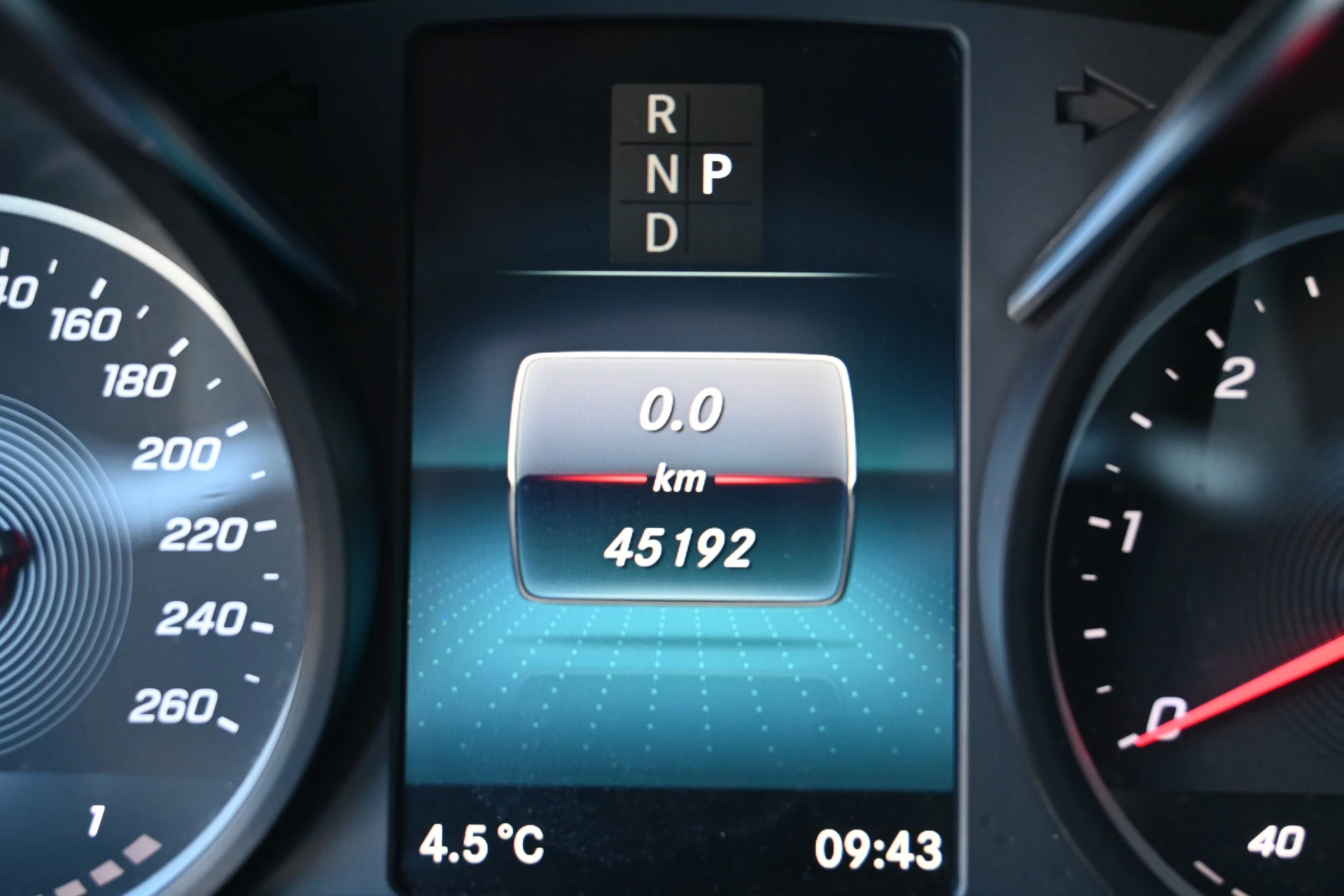 Mercedes-Benz V-Class 2024 - 300d Lang DC Edition Bild 18