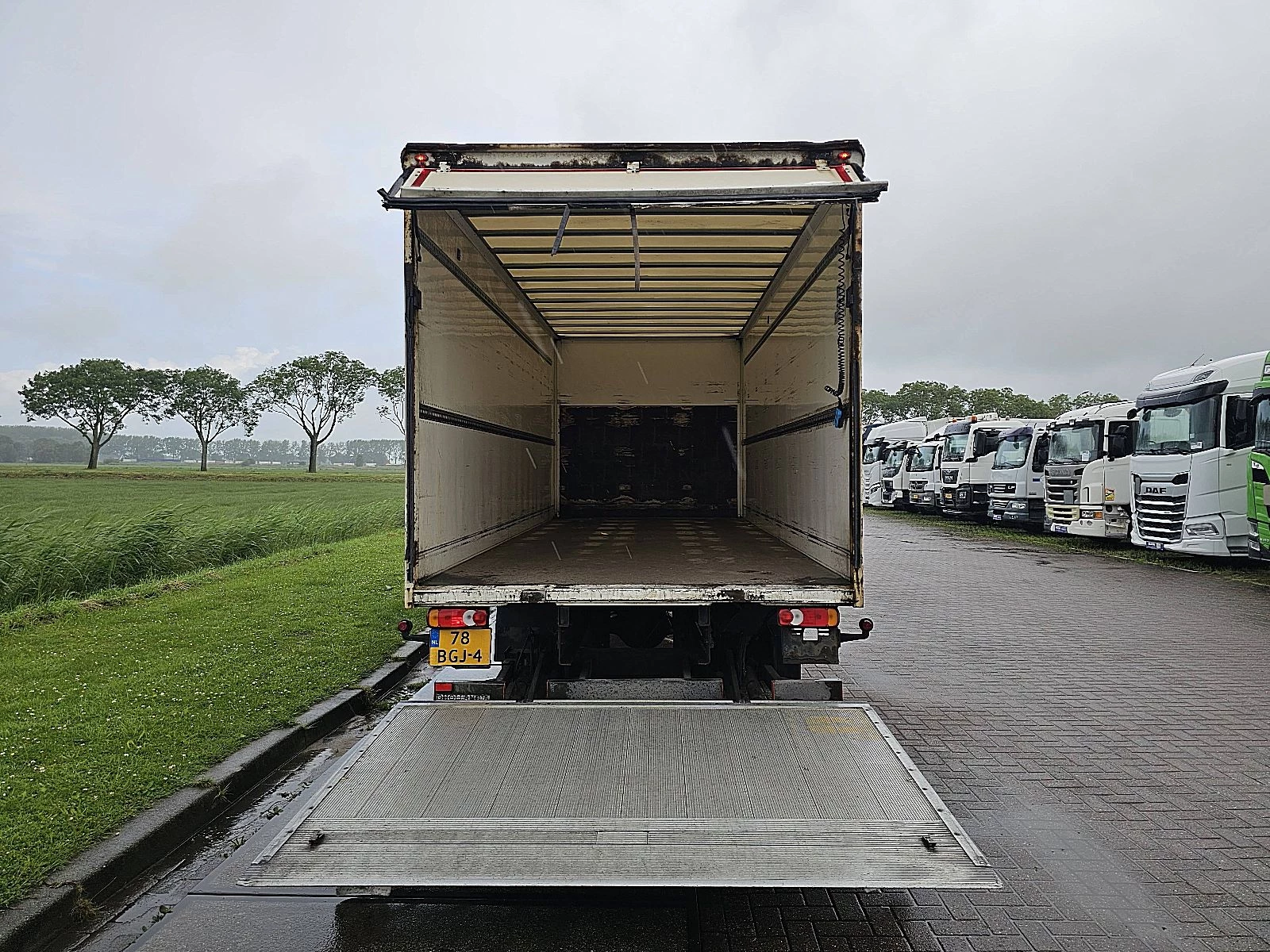 Renault 2015 - D 220 image 13