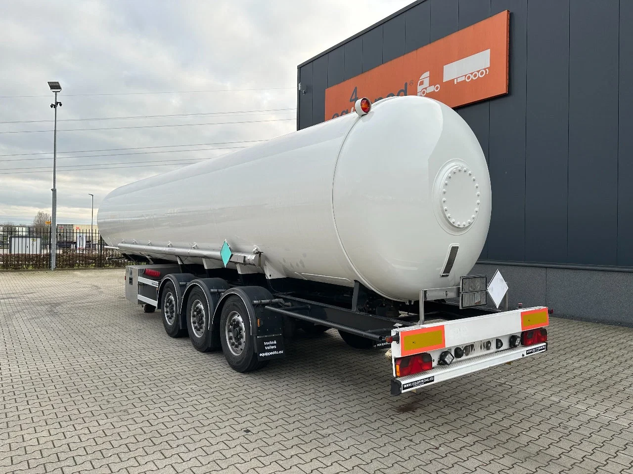FLUID - LPG GAS TANKTRAILER / 50.100L / P28BH / Propane / Butan / ADR / DP: 02/31 image 6