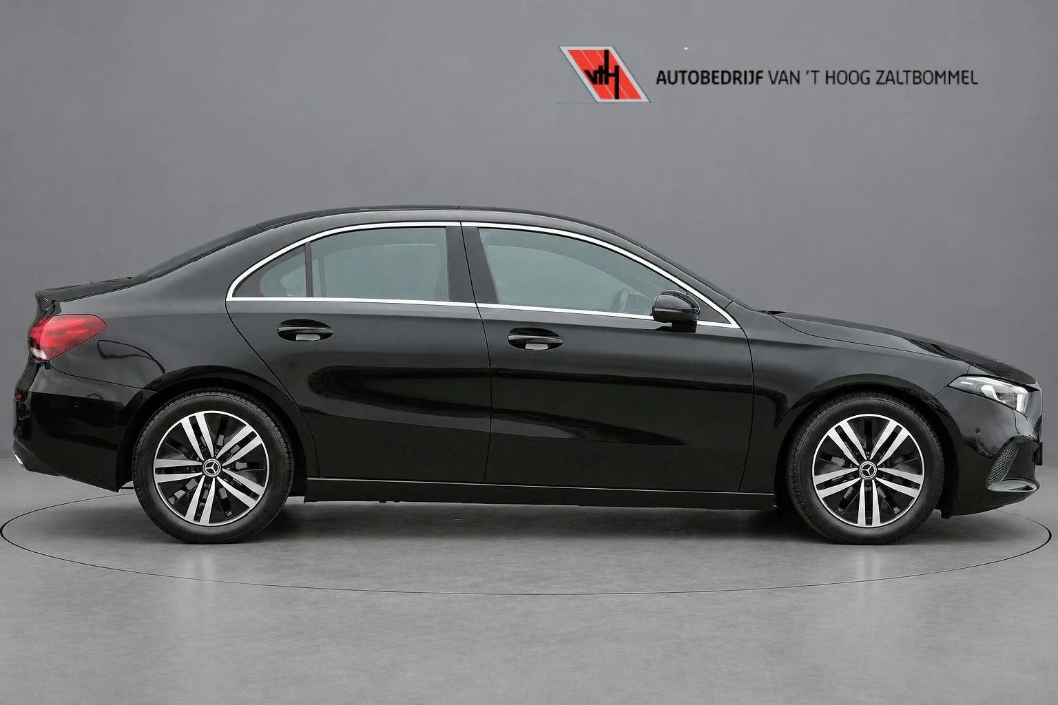 Mercedes-Benz A-Class 2020 - 180 AUT7 Luxury Line LEDER SFEER CARPLAY image 1