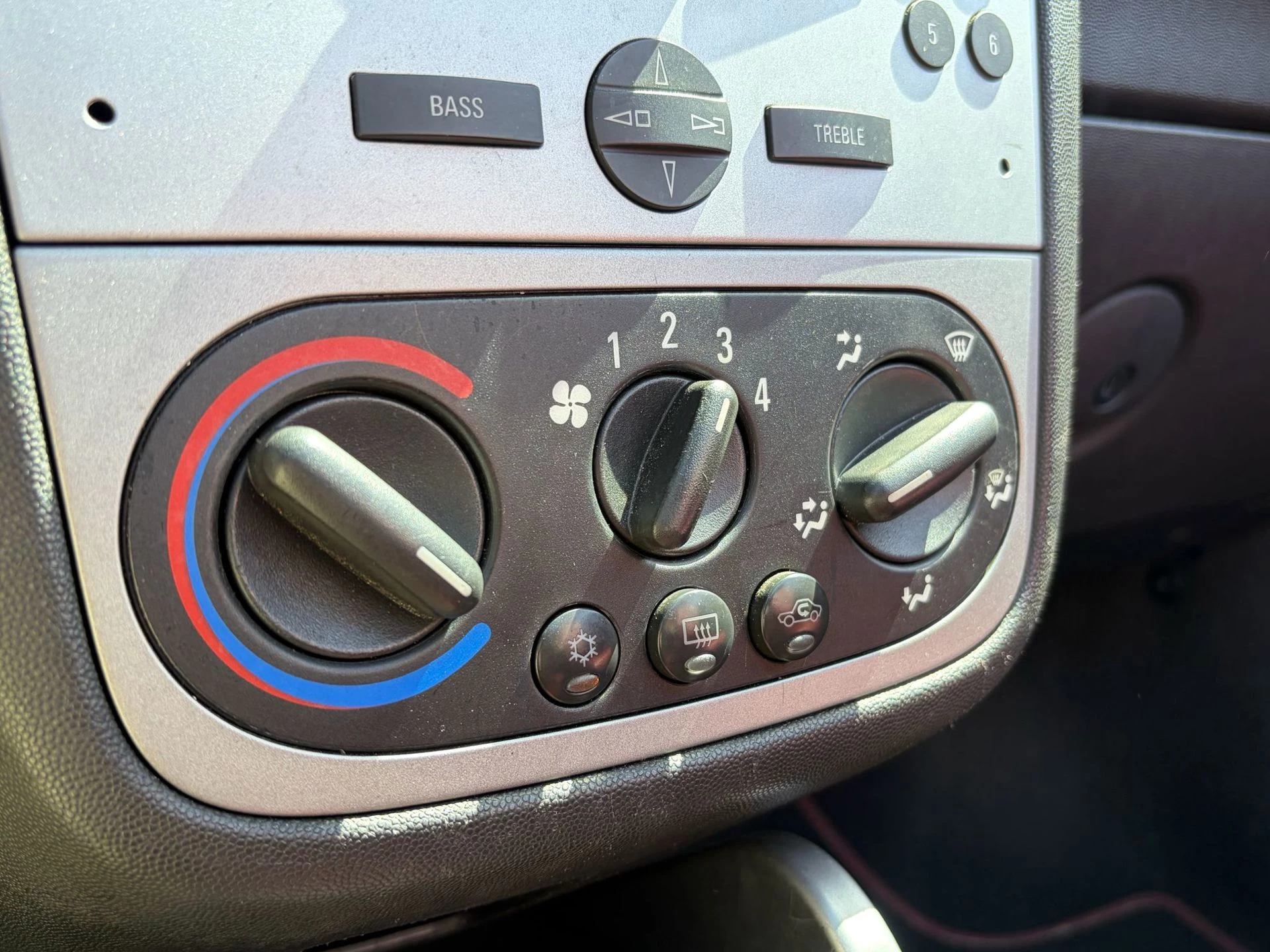 Opel Tigra 2008 - TwinTop 1.8-16V Temptation Leder Stoelverwarming afbeelding 8