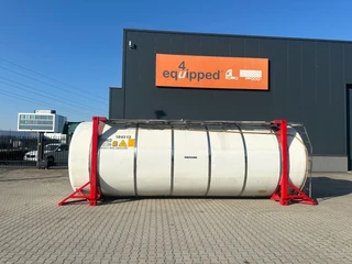SINGAMAS 2017 - 34.980L / 1-comp. / 4 BAFFLES / 20FT swapbody / T11 / EMKD / ADR 2.55Y + CSC-inspection: 01/2028 INSIDE DAMAGE FOR STORAGE ONLY!!! afbeelding 2 miniatuur
