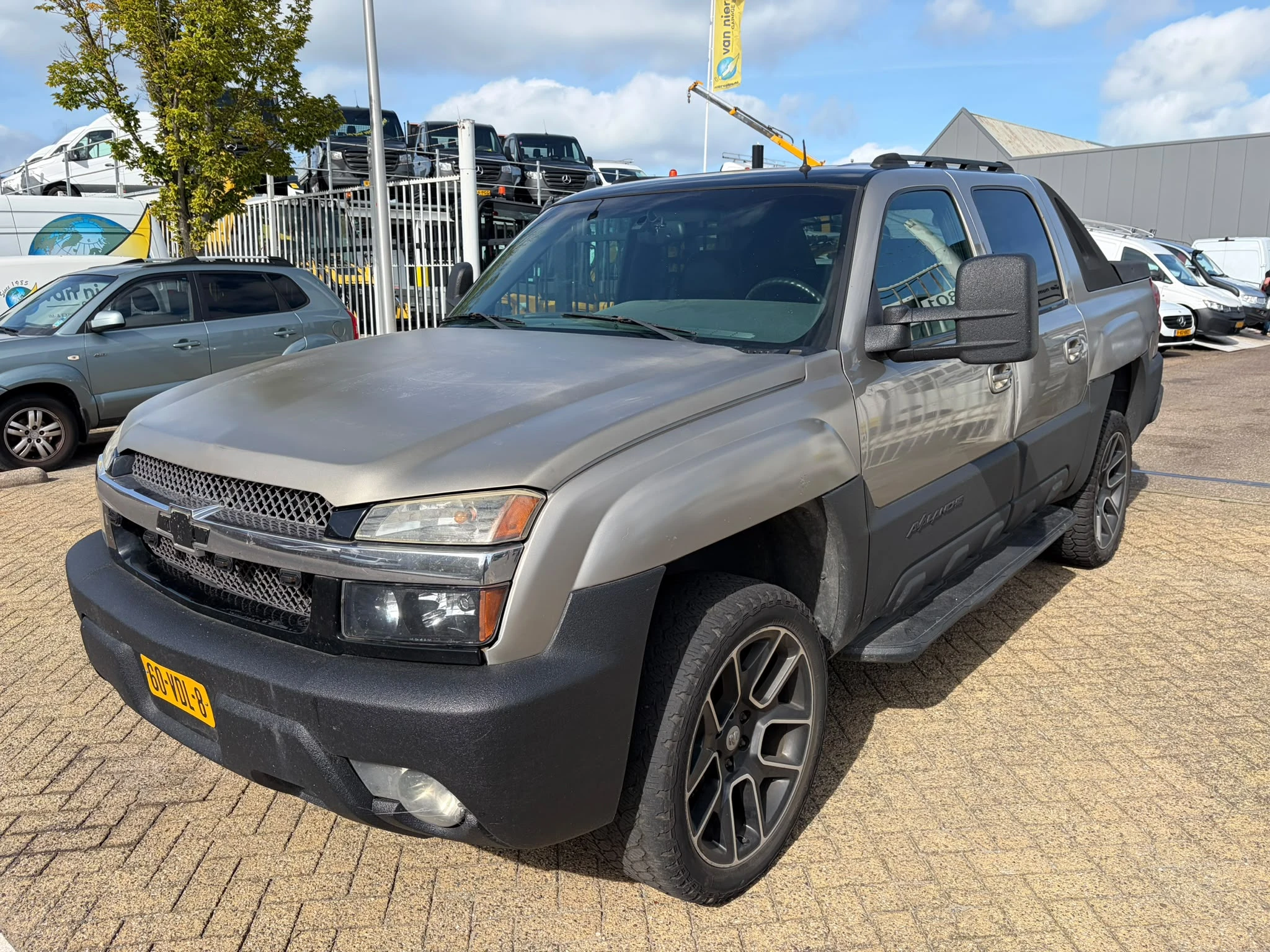 Chevrolet Avalanche 2003 - 4x4 dubcab pickup immagine 1