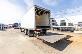 Renault N/A 2015 - D26.320-6x2+DHOLLANDIA 2T. imagen 9