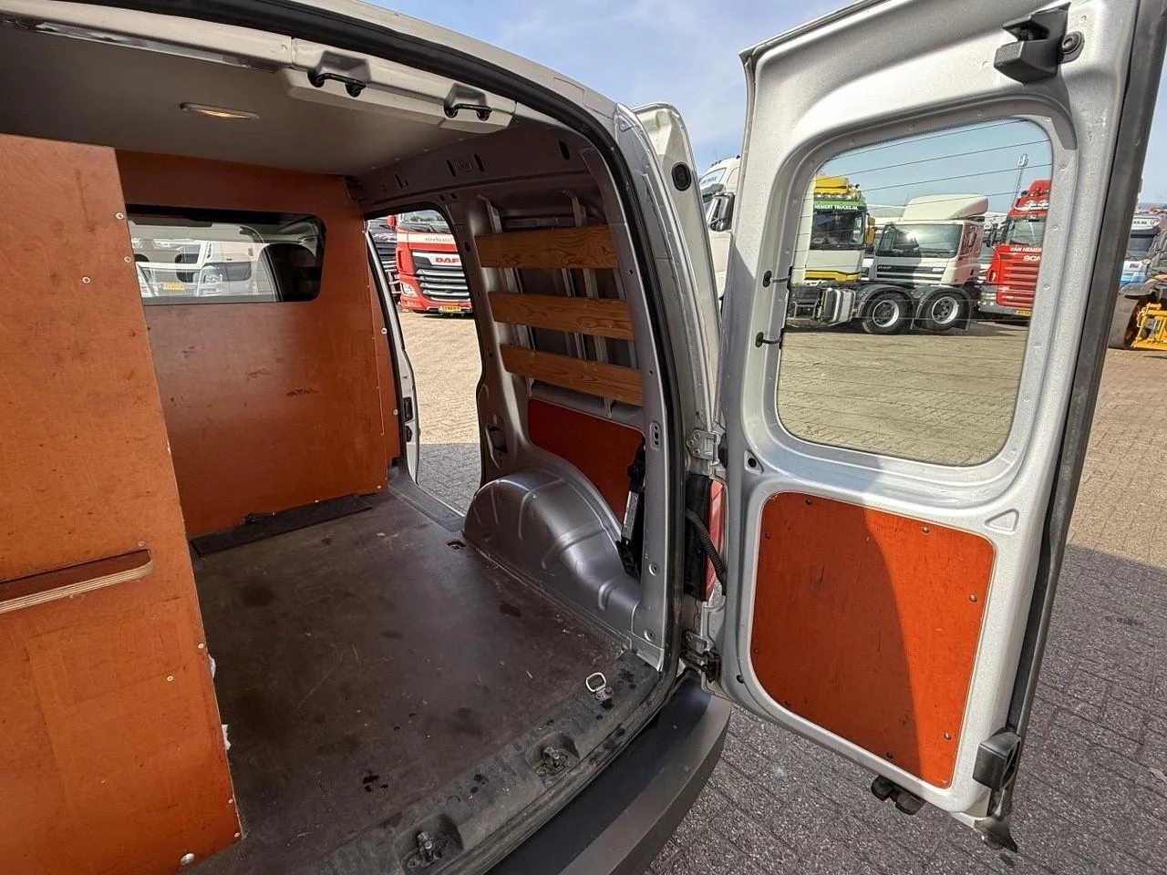 Volkswagen Caddy 2017 immagine 14