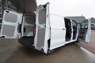 Ford E-Transit 2025 - Cust. 340 L2H1 136PK Trend 65 kWh Elektrisch image 5