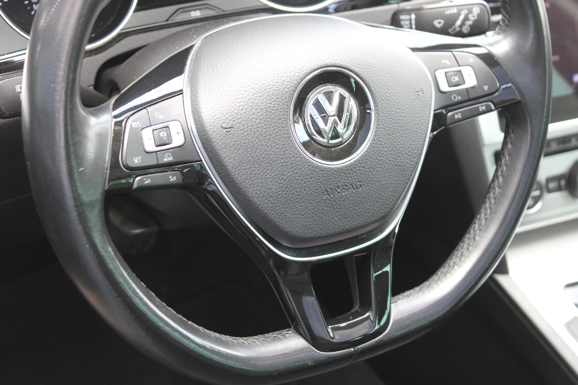 Volkswagen Passat 2018 - Variant 1.4 TSI Comfortline Business PANORAMADAK LEDER TREKHAAK CAMERA afbeelding 23