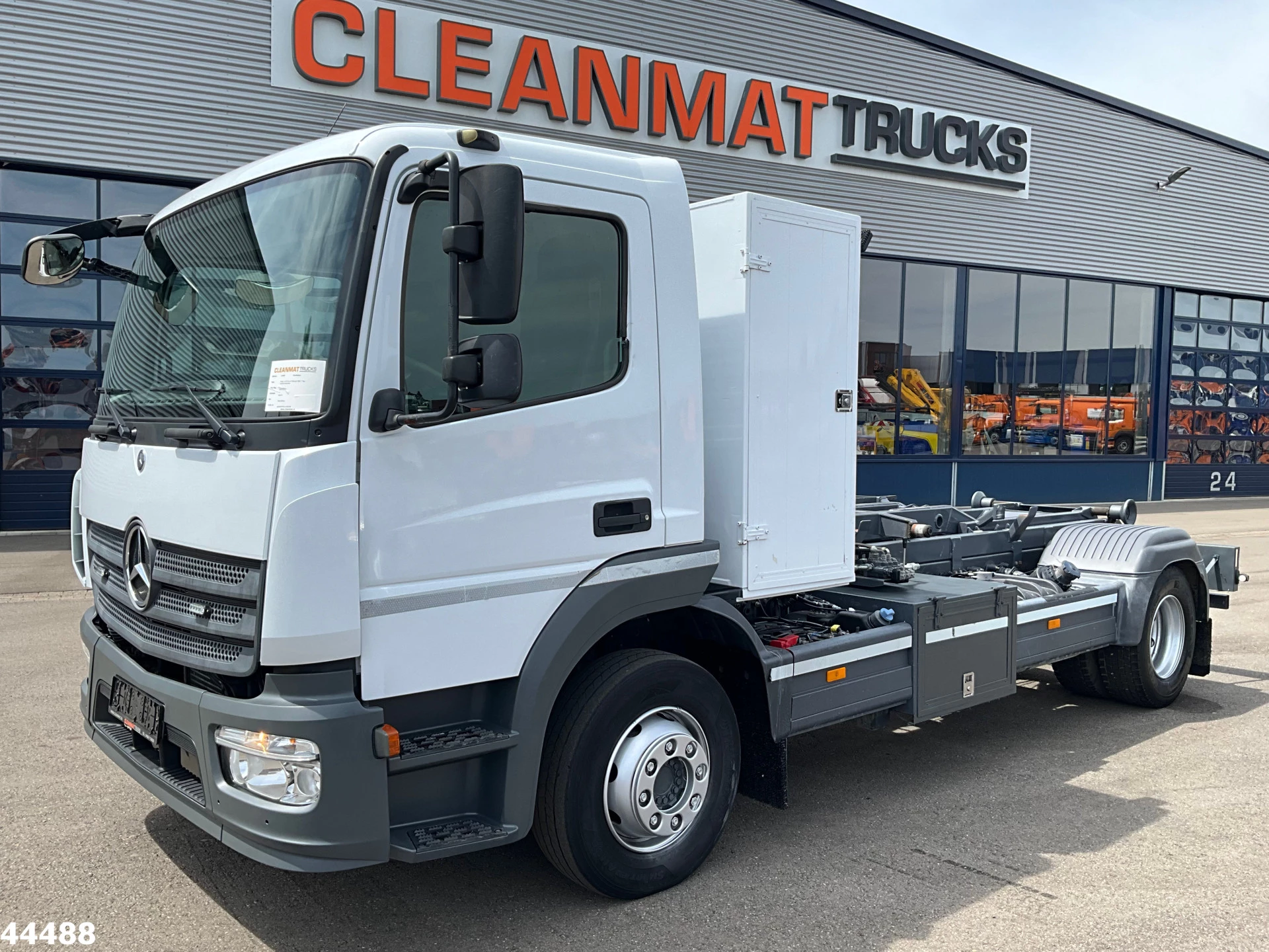 Mercedes-Benz Atego 2015 - 1218 Euro 6 Manual 7 Ton haakarmsysteem imagem 2