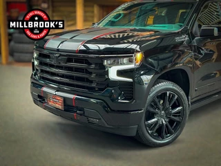 Chevrolet Silverado 2024 - High Country Black Edition 6.2 V8 420 PK obrazek 2