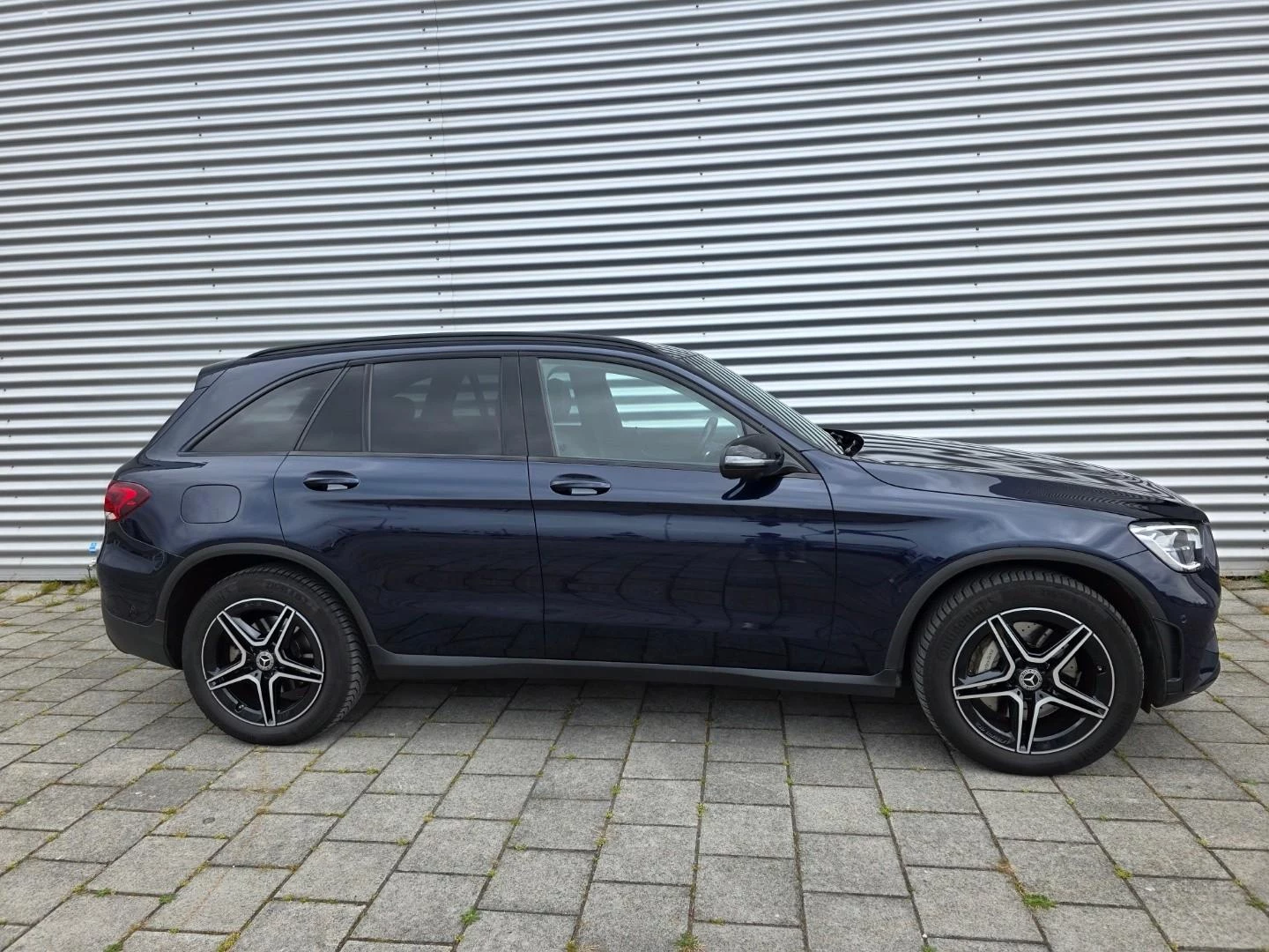 Mercedes-Benz GLC 2021 - Mercedes-Benz 300 de 4MATIC - AMG pakket - Black edition immagine 4