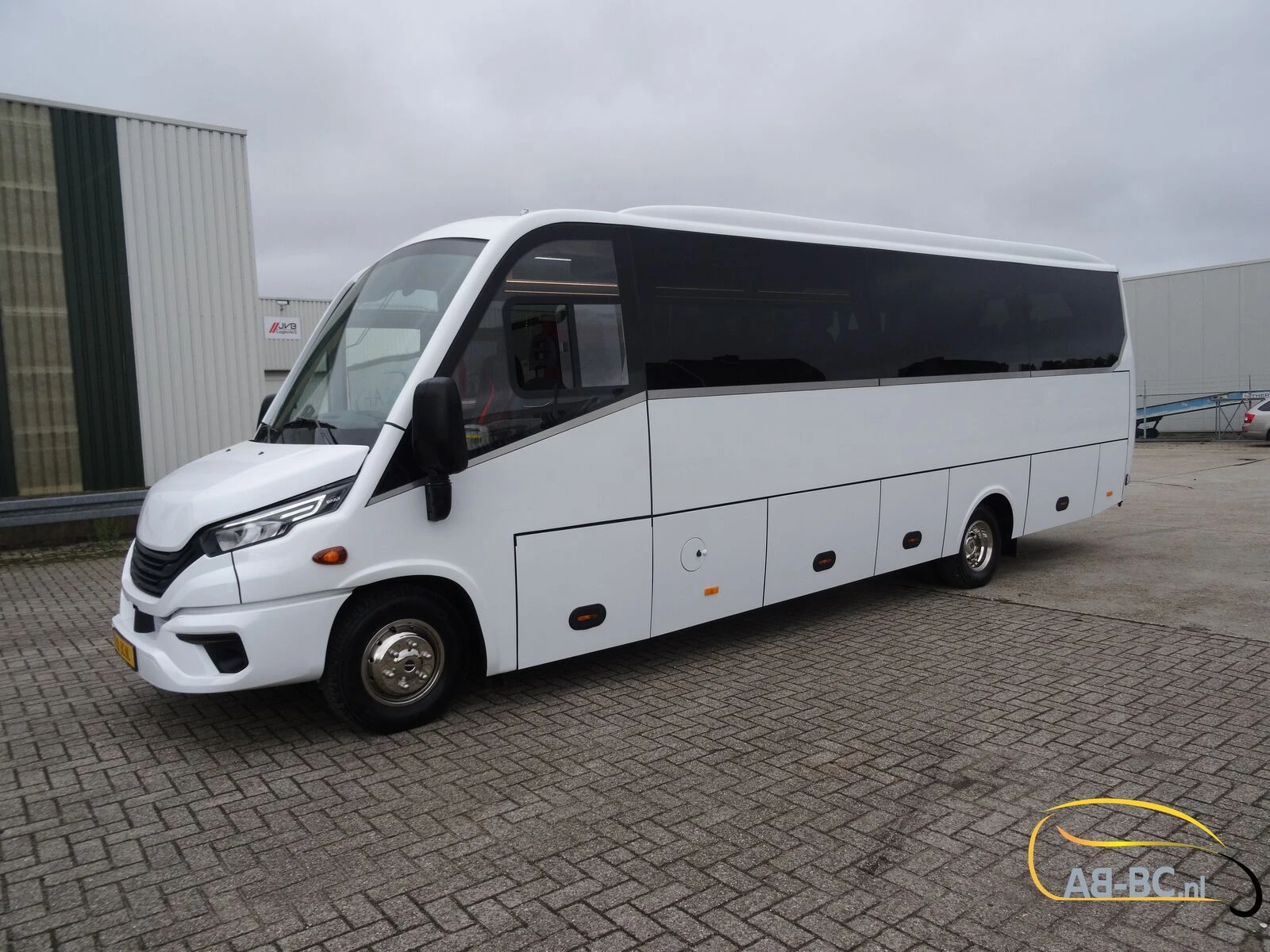 Iveco Aveuro Tourna 35 Seats EURO 6 2 Units Available afbeelding 13