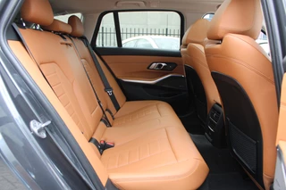 BMW 3 Series 2021 - Touring 330e xDrive High Executive PANORAMADAK LEDER H&K HEAD-UP LASER zdjecie 19