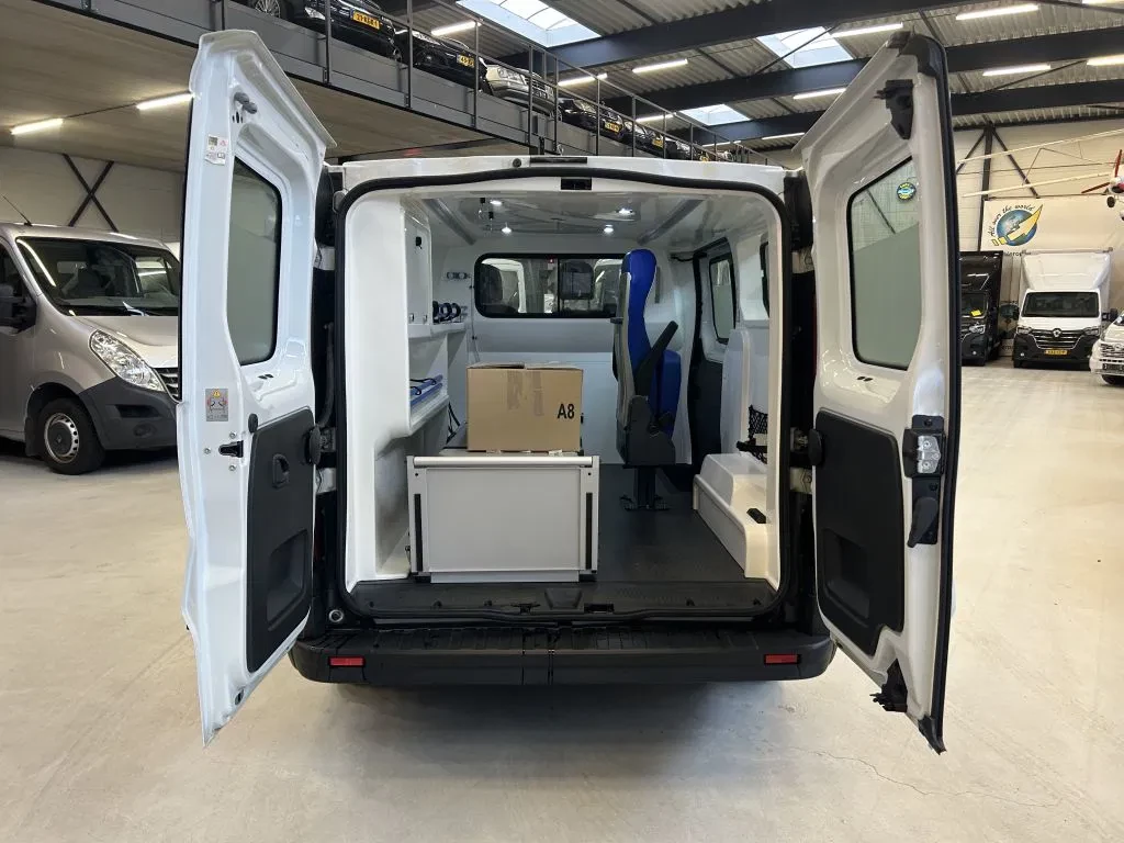 Renault Trafic - 1.6DCI L1H1 Ambulance UNUSED NIEUW Airco Cruisecontrol 3X Op Voorraad nieuw en on gebruikt Bild 9