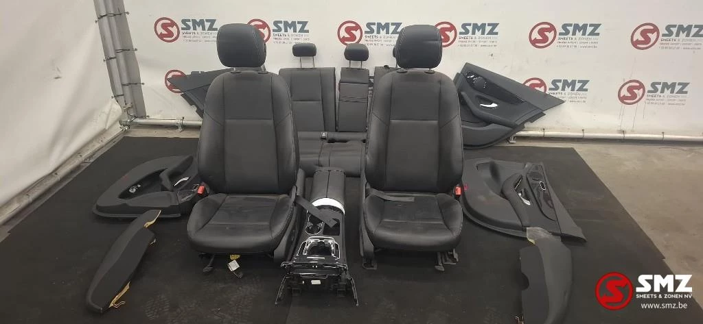 Mercedes-Benz - Occ set interieur met zetels W205 Mercedes Bild 1