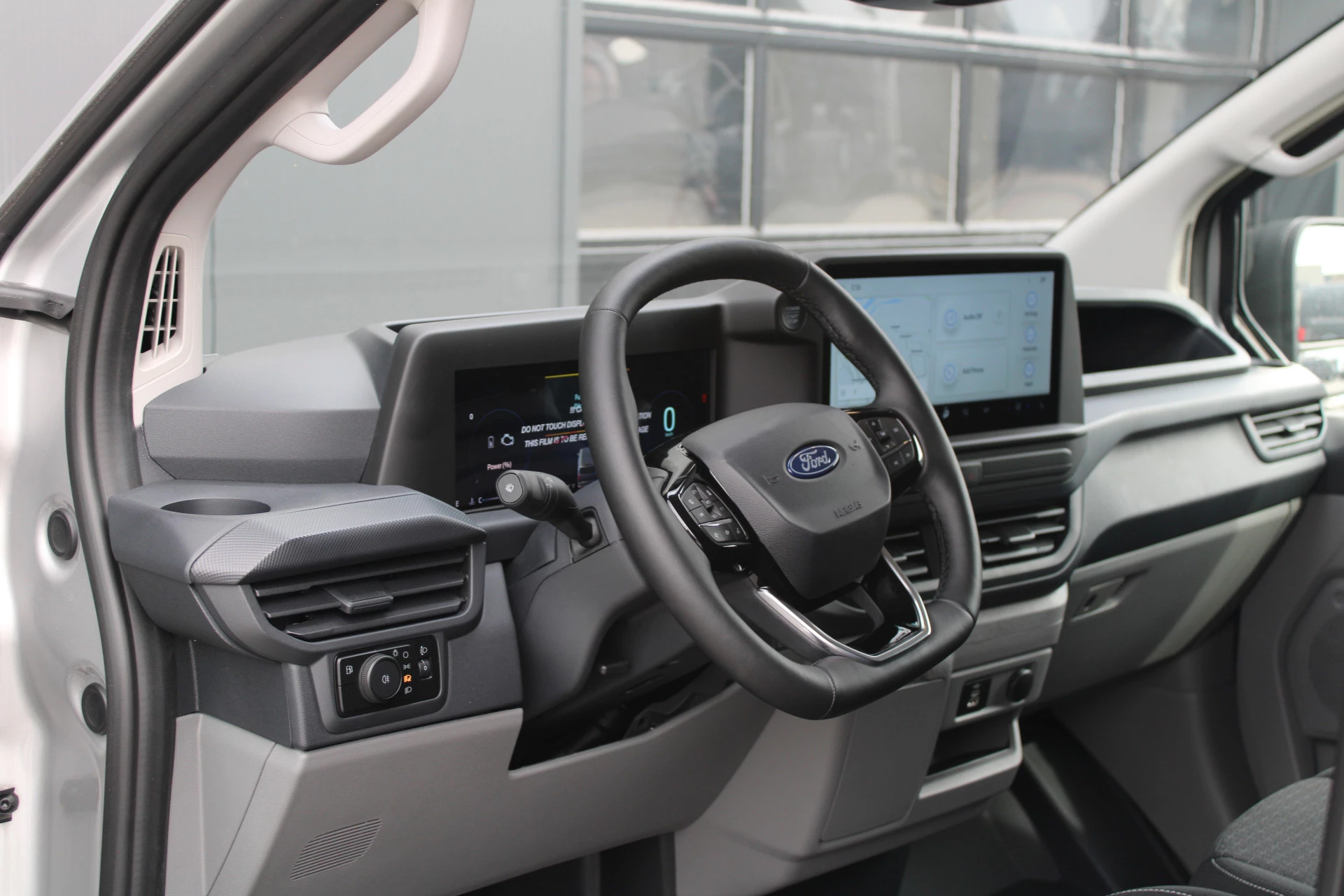 Ford Transit Custom 2025 - 320 2.5 PHEV L2H1 Trend 232pk - 5 jaar GARANTIE - 2x Schuifdeur - Adaptive Cruise - Blind Spot - Navigatie - Camera - Verwarmd Stuur - Rijklaar obrázek 12