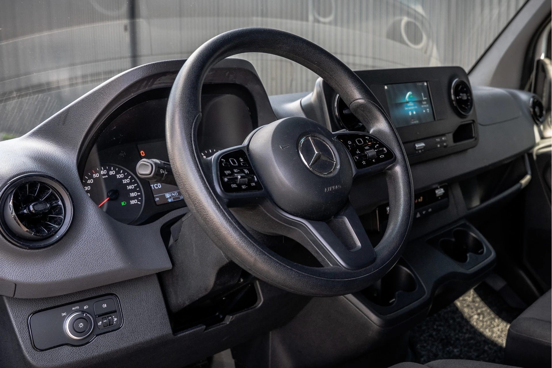 Mercedes-Benz Sprinter 2023 - 317 CDI L3H2 | 170 PK | Automaat | Camera | Mbux | Cruise | PDC | Trekhaak afbeelding 11