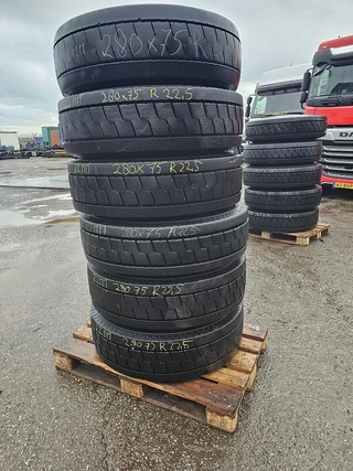 MICHELIN 280/75 R 22.5 TERMNAL TRACTOR TIRE EXTRA HEAVY DUTY. 2015 - N/A image 2
