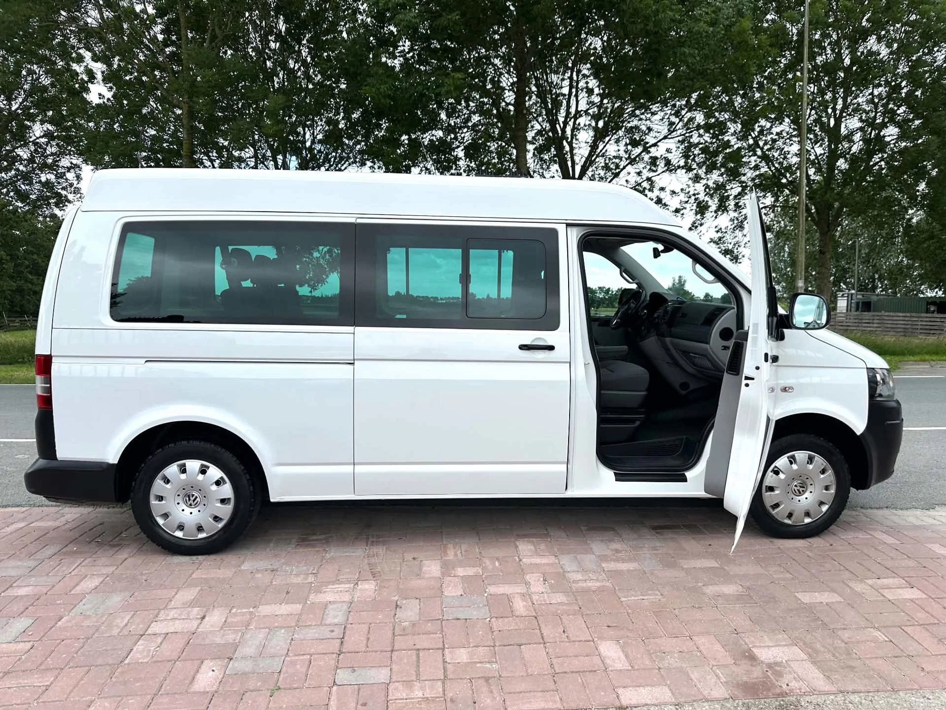 Volkswagen Transporter 2014 - Kombi 2.0 TDI L2H2 AUTOMAAT MARGE 9 PERSOONS afbeelding 28