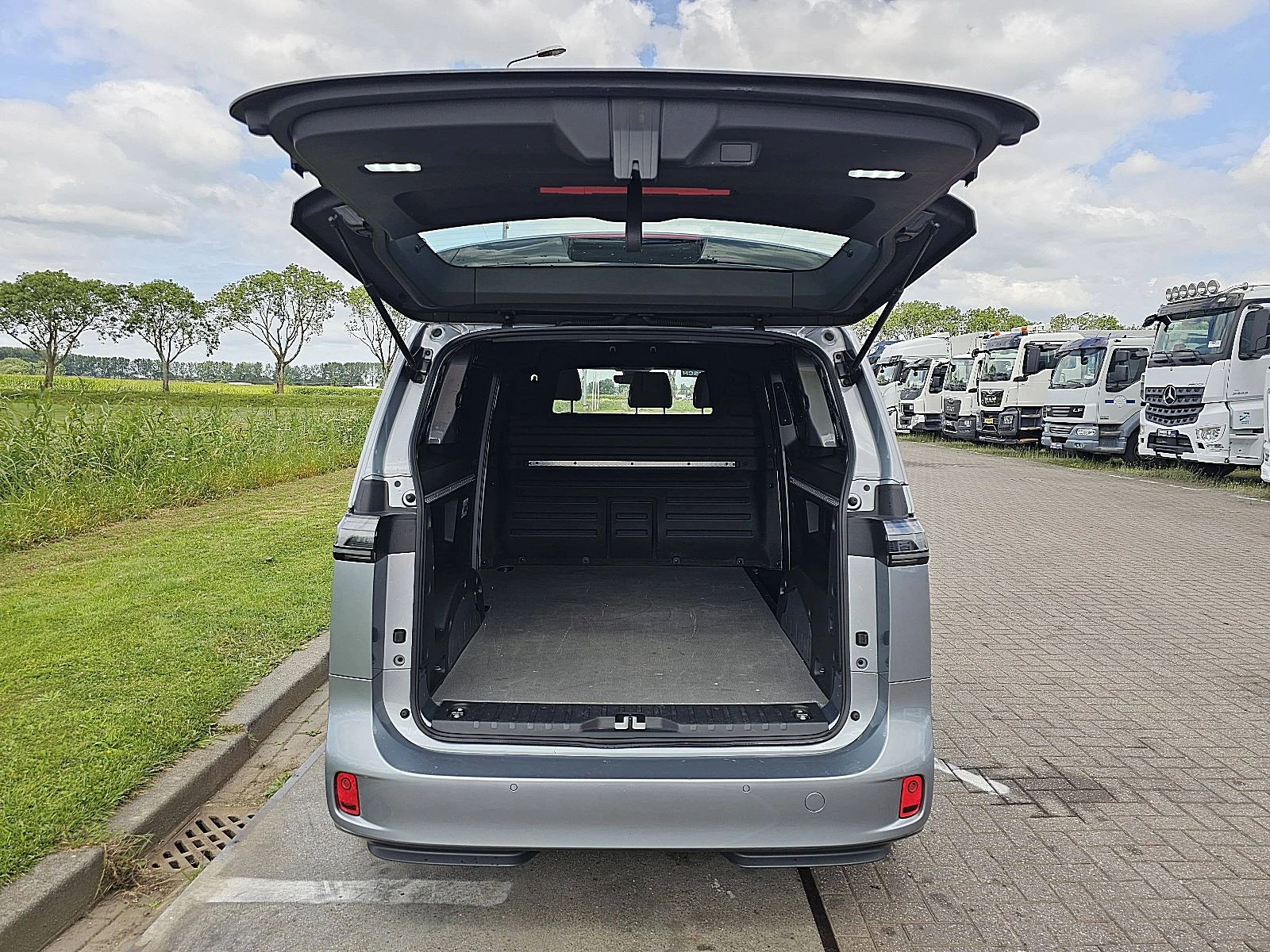 Volkswagen ID. Buzz Cargo 2023 - ID.BUZZ obrázek 12