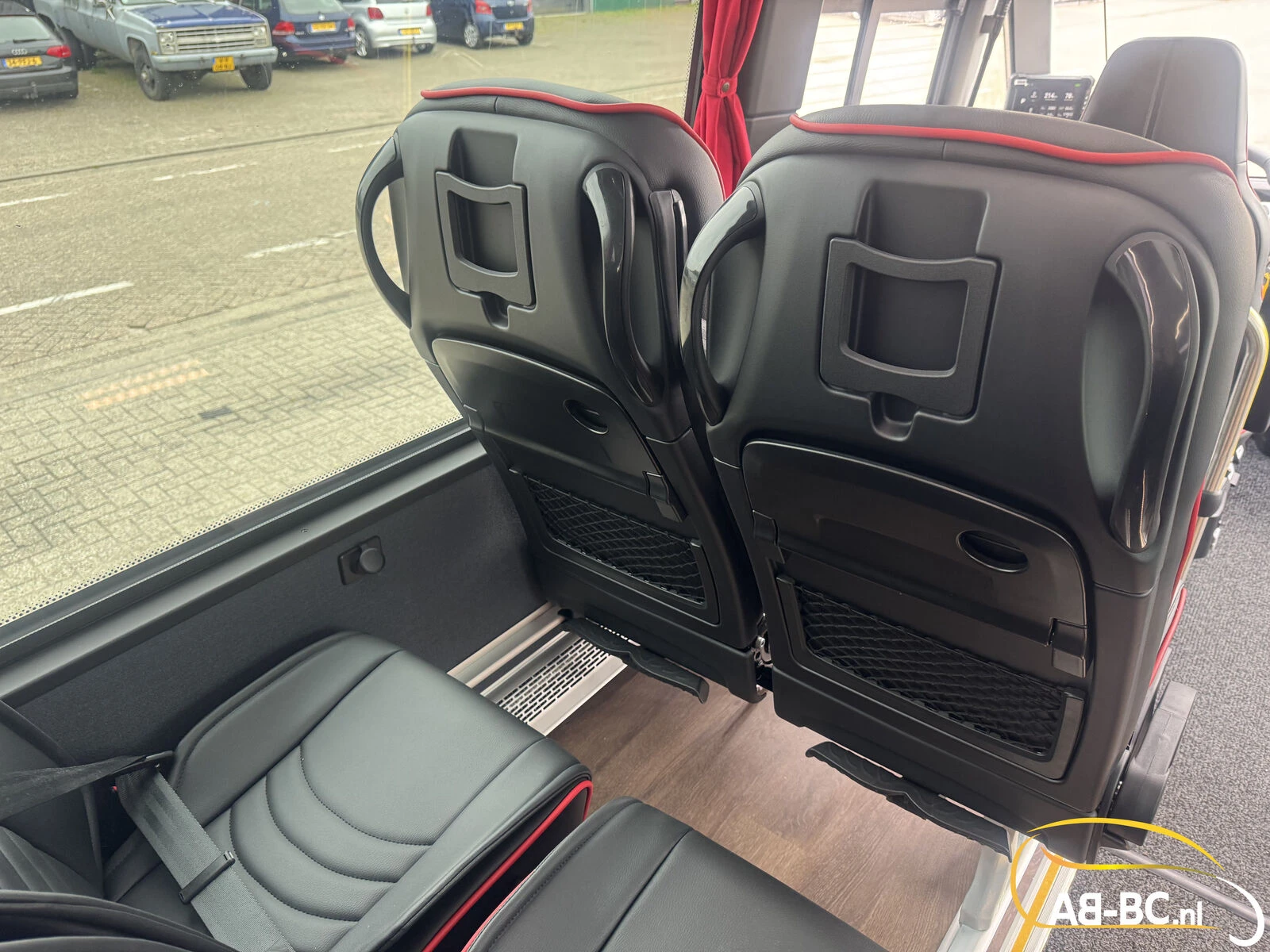 Iveco Rosero First Touring Electra, range 336 km, 24 Seats 2026 obrázek 44