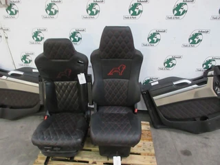 MAN - 81.62307-6531// 81.62307-6558 LEEREN STOELEN SET TGS TGS EURO 6 imagem 2 miniatura