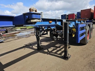 Renders 2 axle 20 ft container chassis  steel  springs bpw drum heavy duty 1996 - N/A image 32