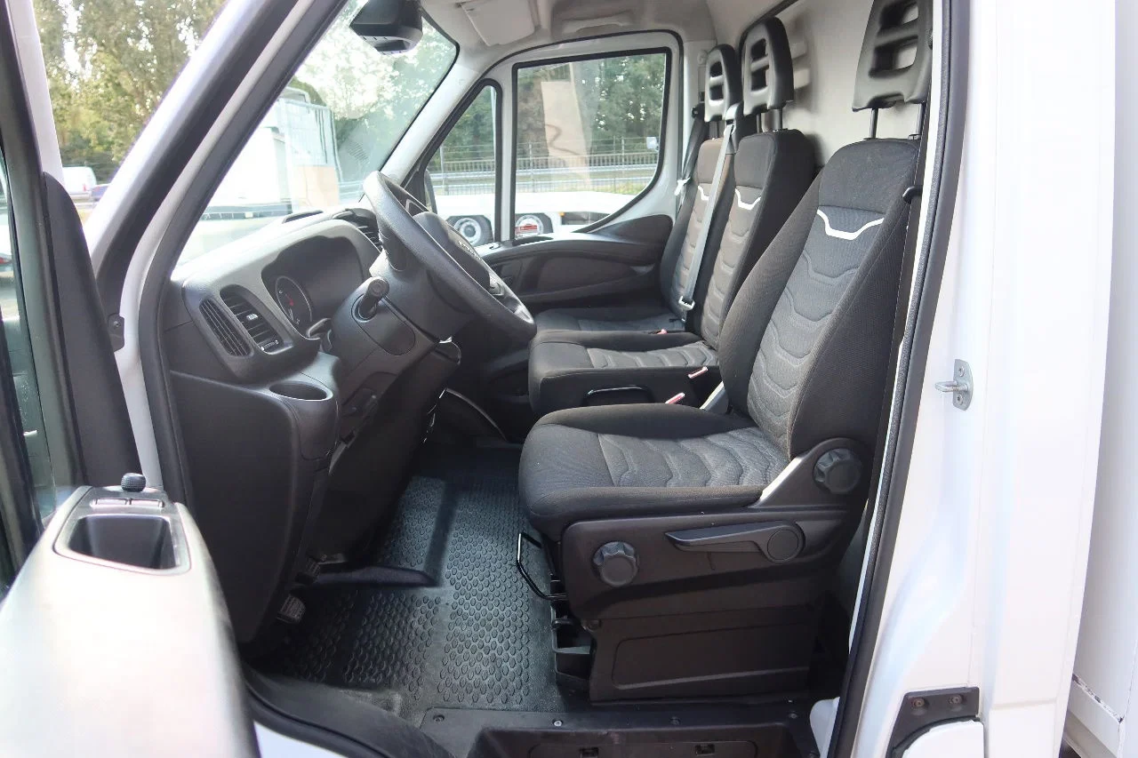 Iveco Daily 2021 - 35S16 Bakwagen + Laadklep 750kg immagine 4