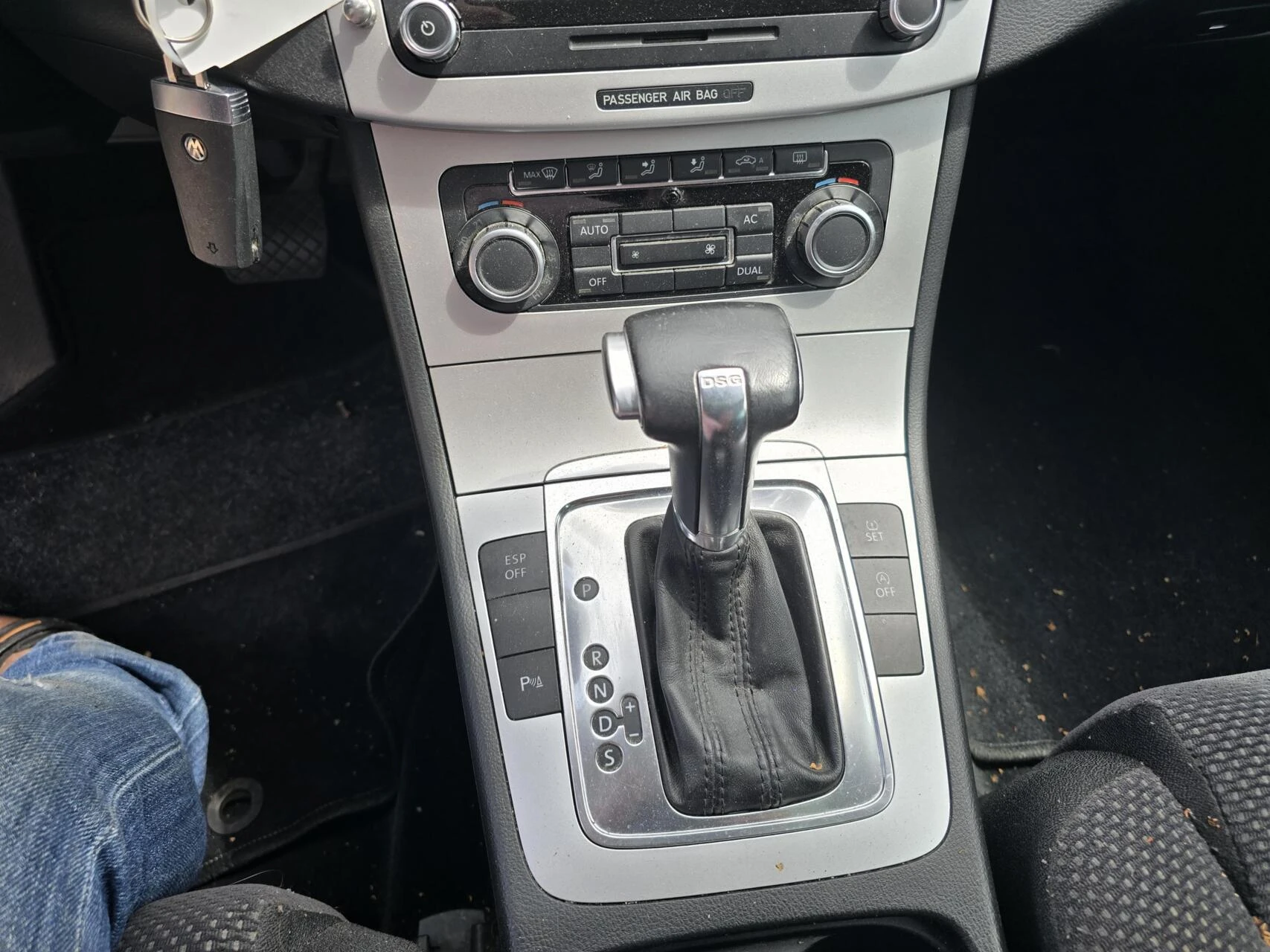 Volkswagen Passat 2010 - Variant 1.4 TSI Highline BlueMotion Let op loop op 3 cilinders. afbeelding 14