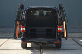 Volkswagen Transporter 2015 - 2.0 TDI L2H1 DC Comfortline Automaat 140PK Schuifdeur Trekhaak image 3 thumbnail