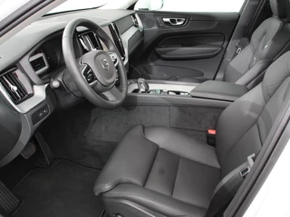 Volvo XC60 2025 - 2.0 T6 Plug-in hybrid AWD Plus Bright 398pk imagem 2 miniatura
