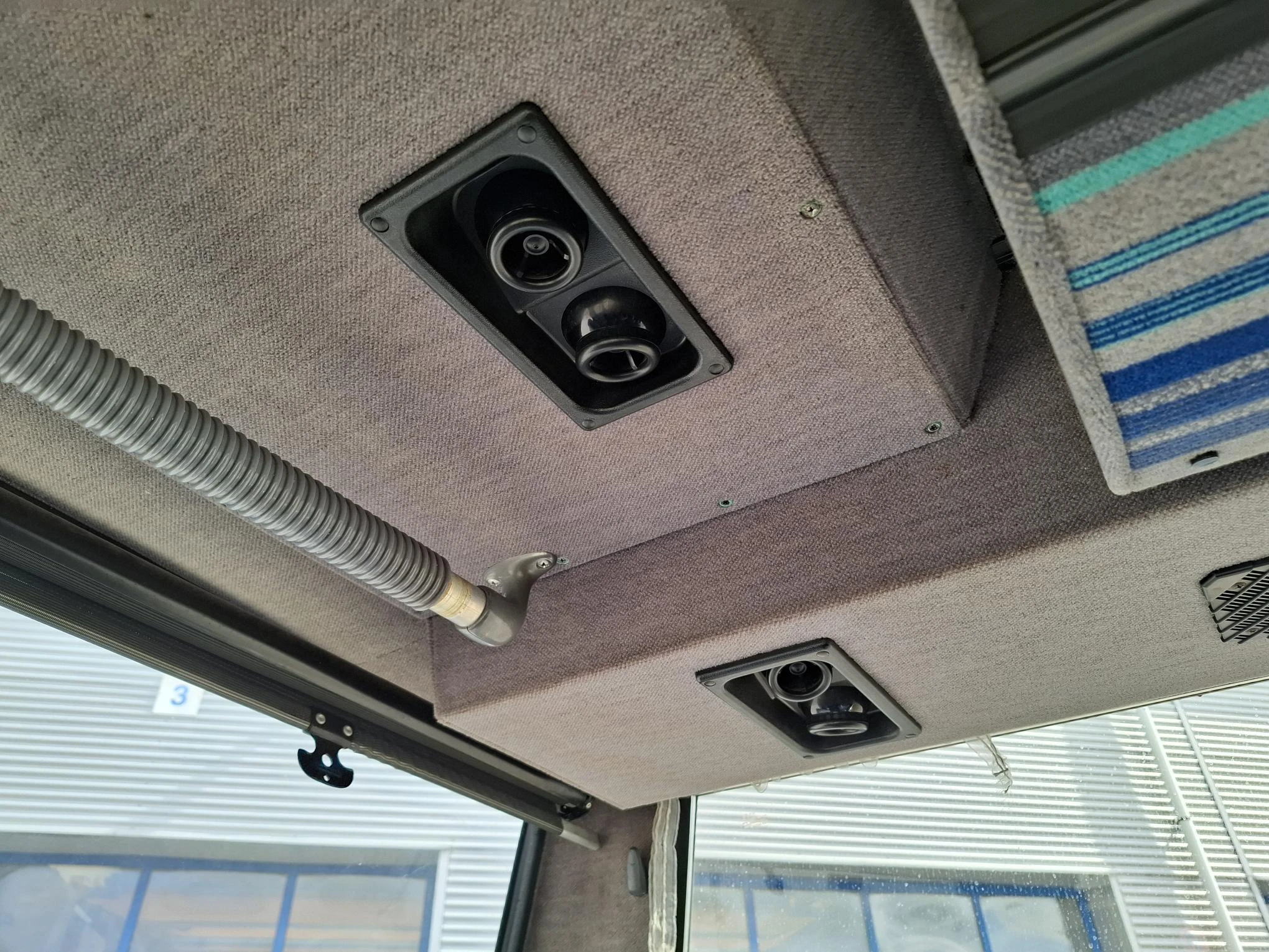 Mercedes-Benz 1991 - 814 D / 317828 KM / 23 PERSONS / FULL-STEEL / PARKHEAT+COOL / DOUBLE AIR REAR / AIRCO / MANUAL / 1991 afbeelding 30