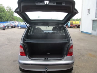 Mercedes-Benz A-Class 1999 - A160 Elegance , Manual obrazek 9