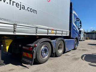 Volvo FH 2019 - 13.500 Globetrotter 6x2 - Full air - Custom interior obrazek 3
