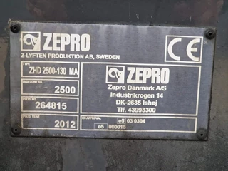 Volvo FH 2013 - 13.460 Globetrotter XL 6x2 - Box with side doors - Loadlift + Kelberg trailer 2012 with loadlift afbeelding 24