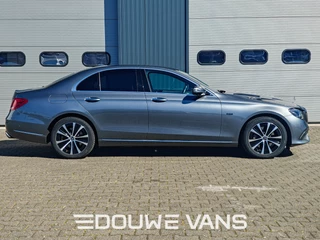 Mercedes-Benz E-Class 2019 - 300e Head Up Exclusive Memory Burmester Panorama Hybrid obrazek 3