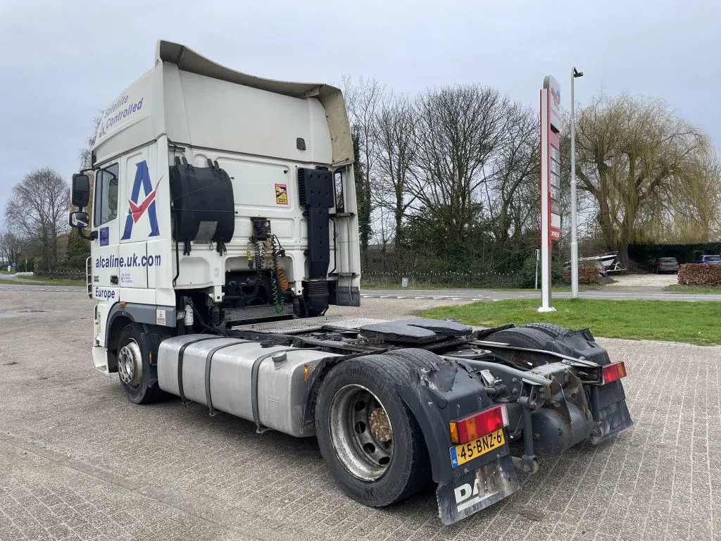 DAF XF 105 2011 - DAF XF 105.410 SSC 4x2 2011 Automatic image 4