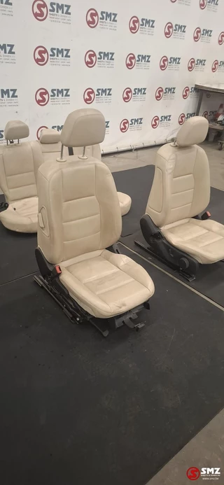Mercedes-Benz N/A - Occ set zetels W204 Mercedes obrazek 2