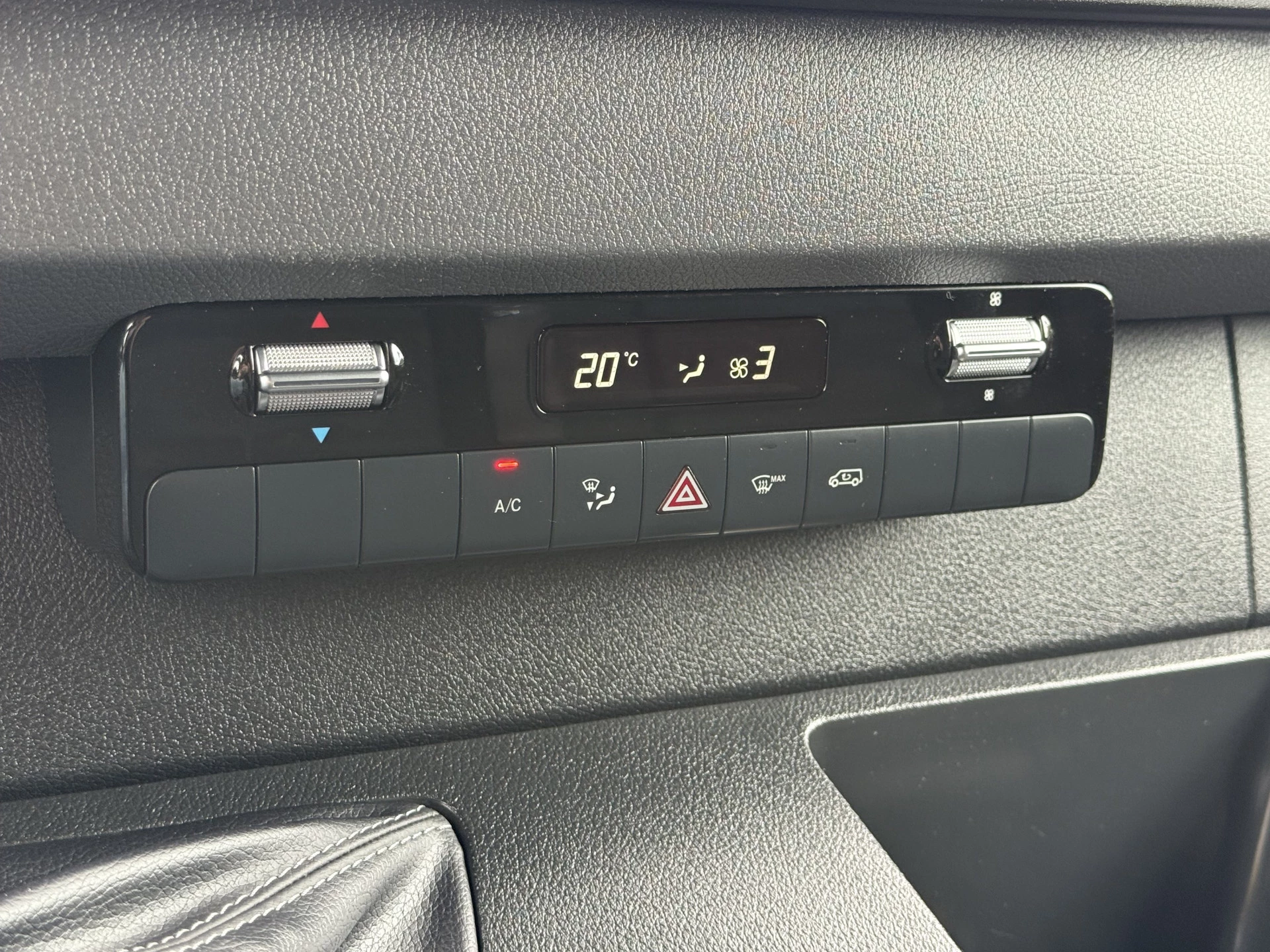 Mercedes-Benz Sprinter 2023 - 315 CDI 150 PK / L3H2 / 360 CAMERA / AIRCO / CRUISE / NAVI / 3-ZITS / CARPLAY / GEVEERDE STOEL изображение 18