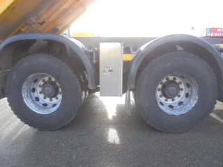 Volvo FM 460 2015 - 8X4 R afbeelding 11