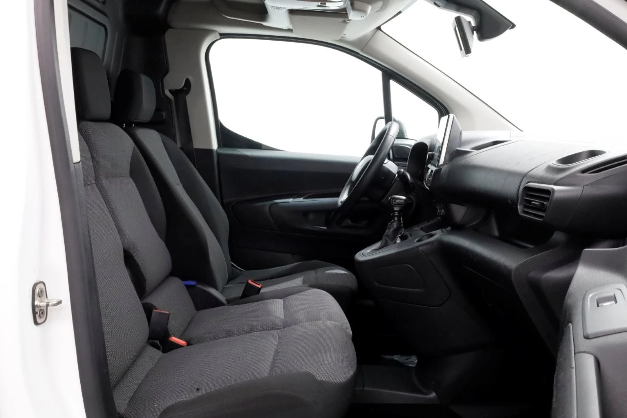 Citroën Berlingo 2021 - 1.2 PureTech 110pk Benzine Airco/Navi/Camera/3Pers. 02-2021 afbeelding 3