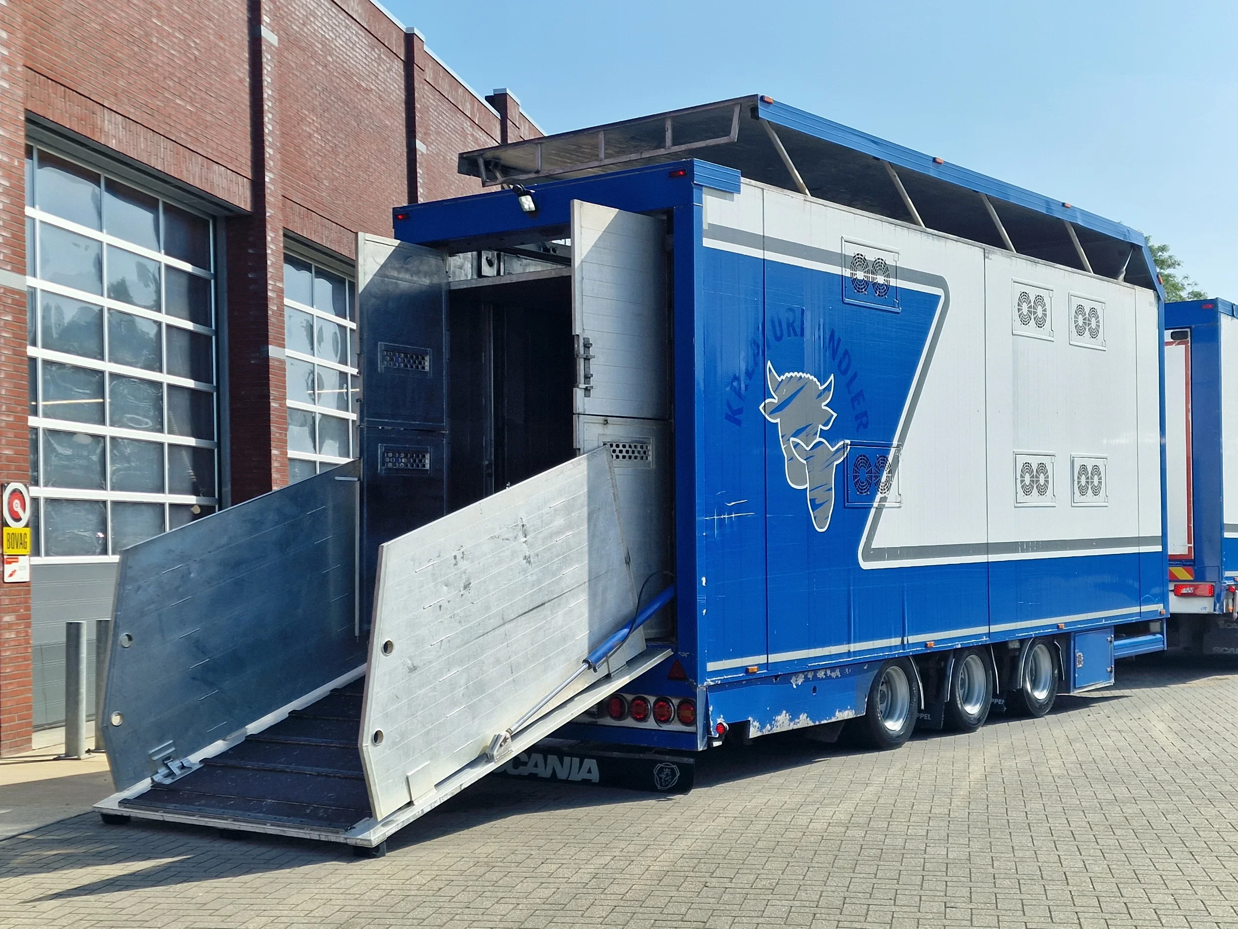Scania R 2016 - R520 V8 6x2*4 - Livestock Ravenhorst 2 deck + GS Meppel/Ravenhorst 2 deck trailer - Water & Ventilation Bild 37