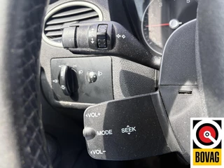 Ford Focus 2006 - Wagon 1.6-16V Ambiente obrazek 19