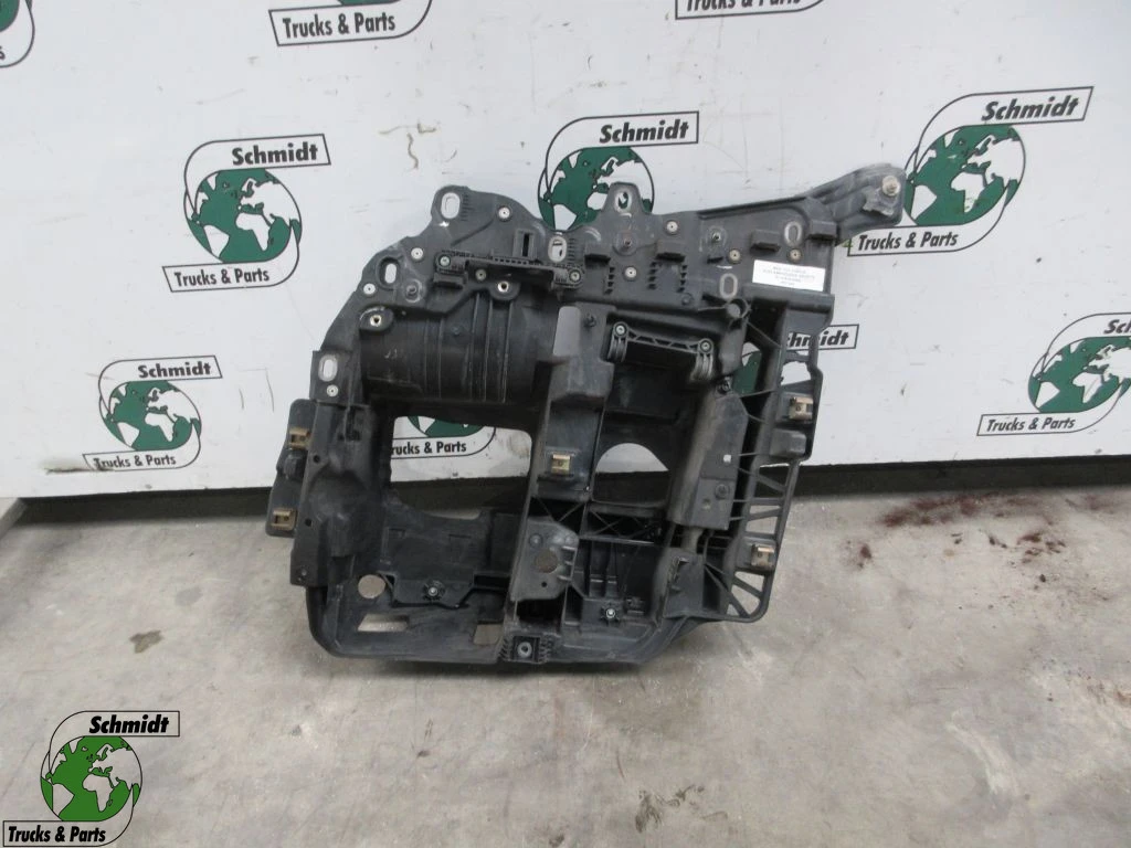 MAN - 81.41610-6968 KOPLAMP DRAGER RECHTS TGX EURO 6 afbeelding 1