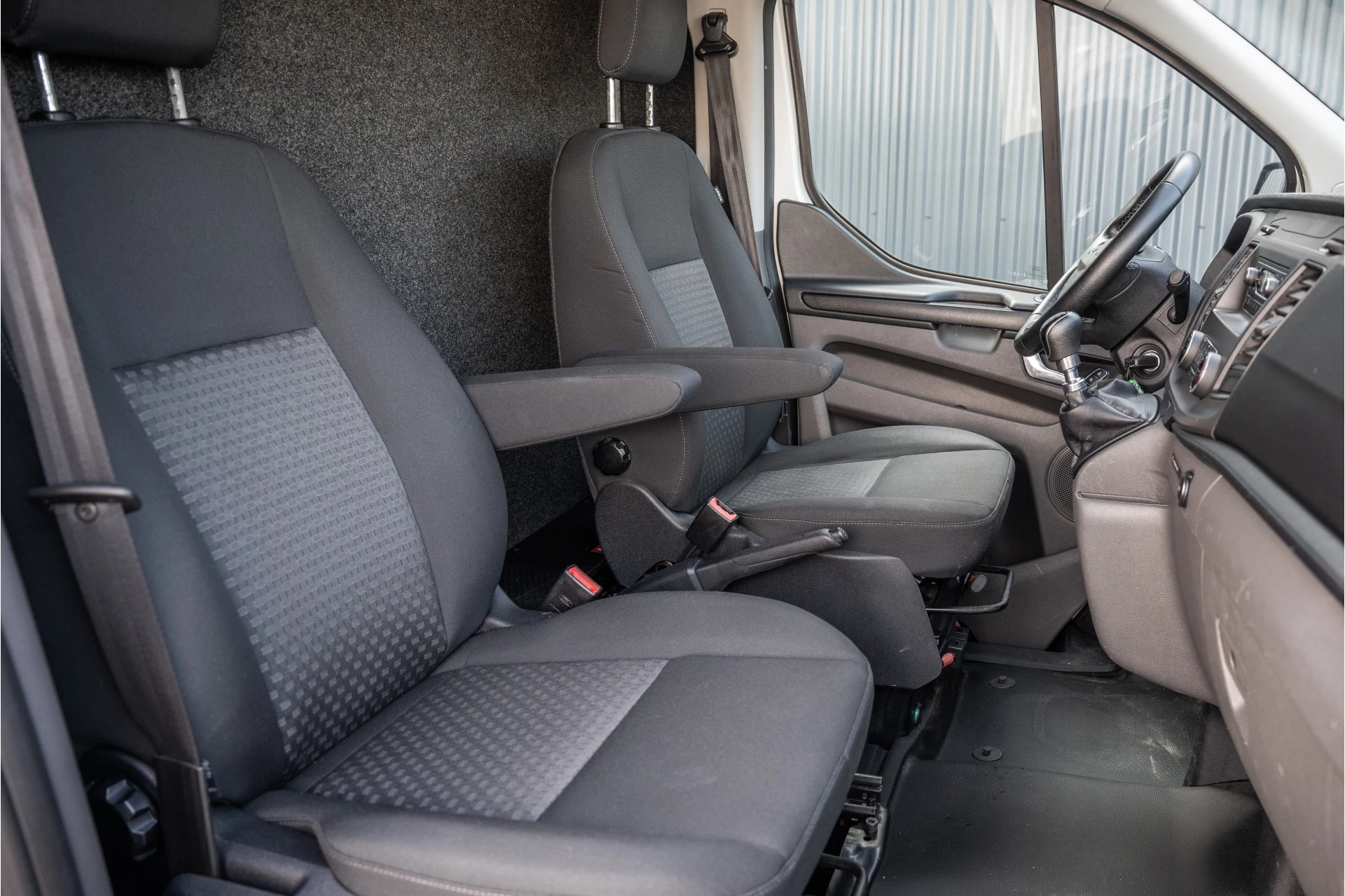 Ford Transit Custom 2020 - 2.0 EcoBlue L2H1 | 130PK | Volledig Ingericht | LED | Cruise | PDC | Airco | Trekhaak zdjęcie 15