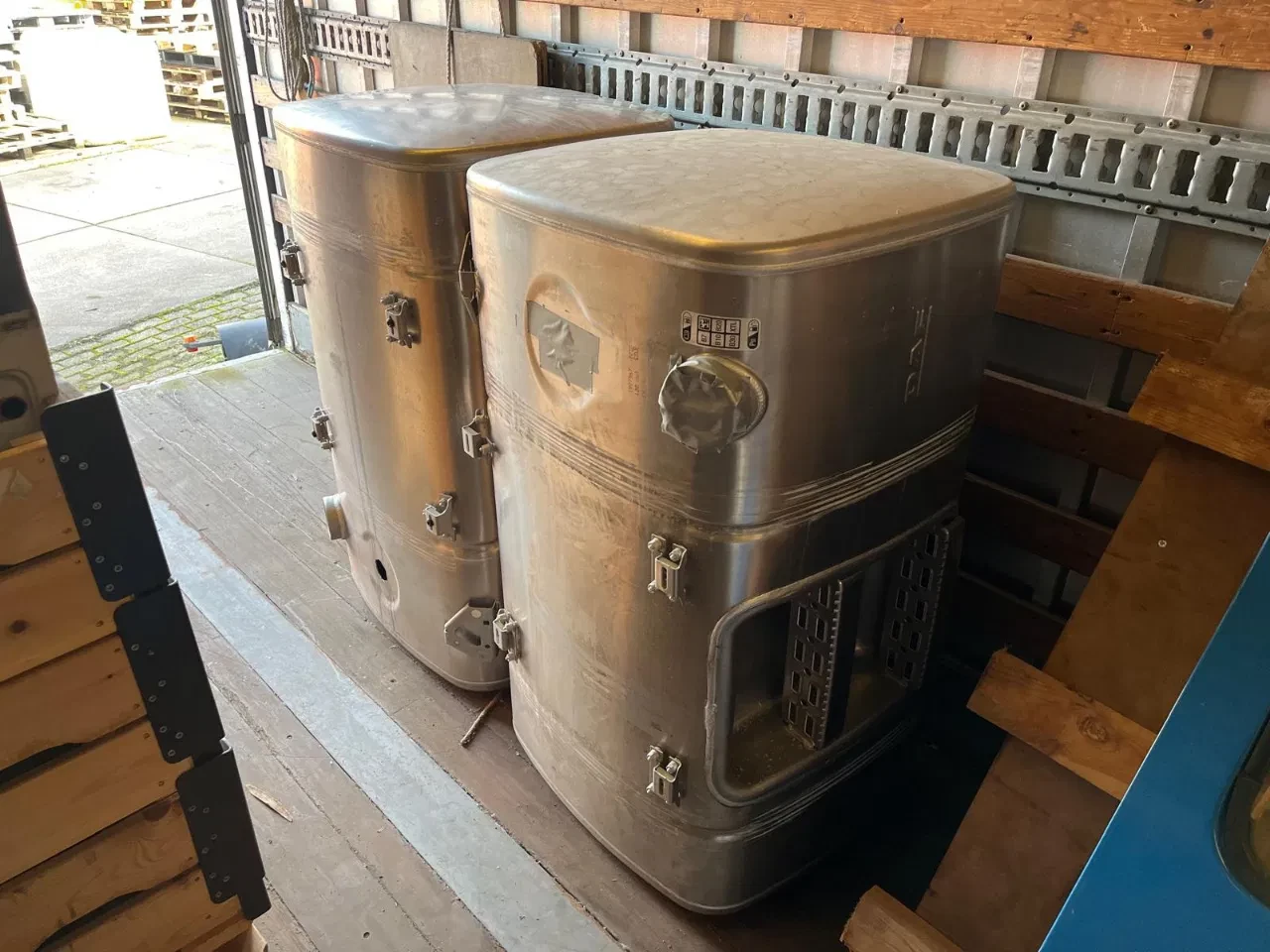 DAF 2023 - 2 X Diesel brandstoftank 400L 1997367 obrázek 8