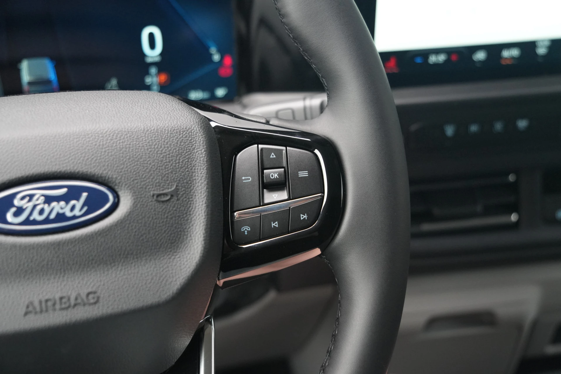 Ford E-Transit Custom 2026 - 320 L2H1 Limited 71 kWh 218pk - 2x Schuifdeur - Trekhaak - Camera - Carplay - Rijklaar obrázek 17